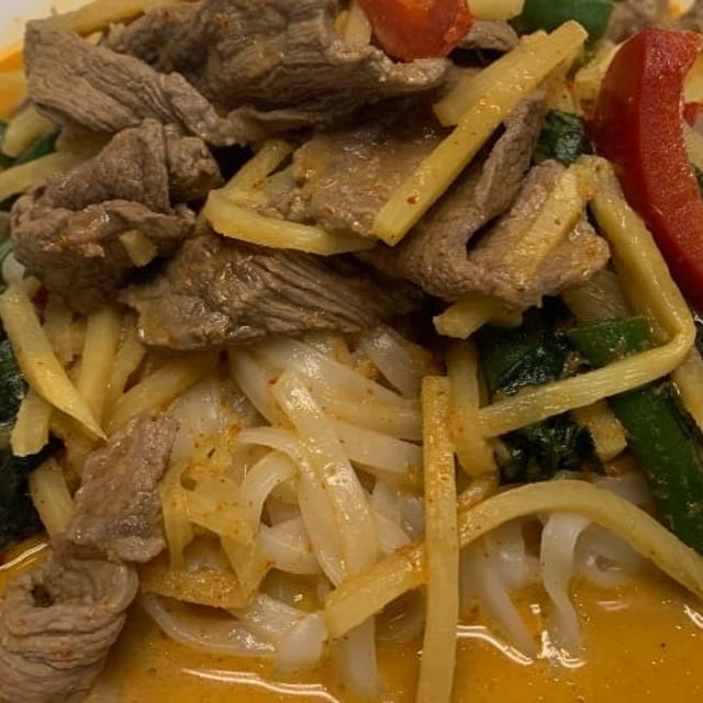 Curry Noodle.